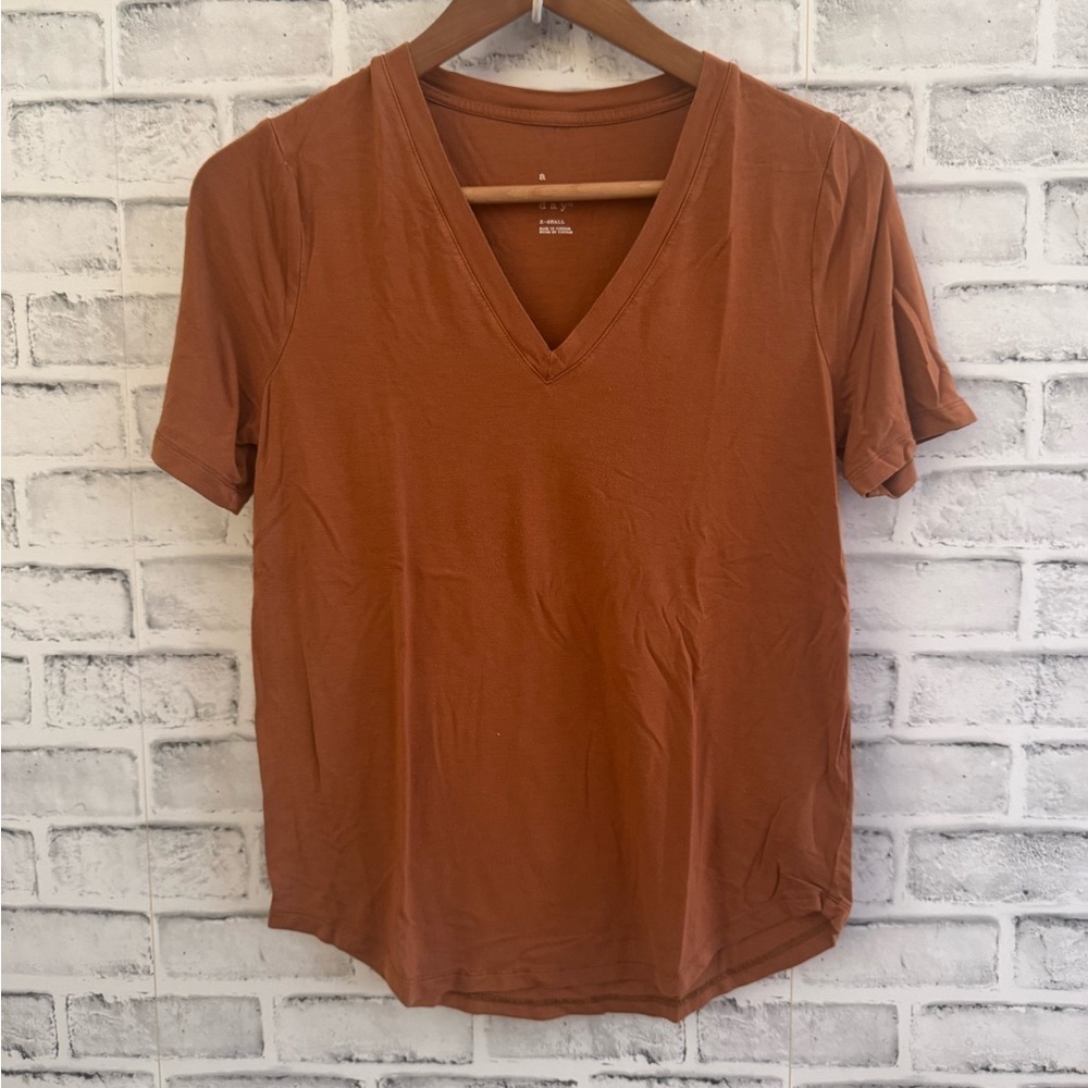 Women’s a new day orange colored v-neck short sleeve top XS